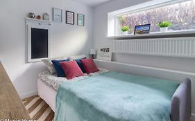 M&R Apartament Smart&Bright Batorego 16, Netflix, Free Wifi, Metro I Park Pole Mokotowskie, Stodola, Self Check-In, 5 Minut Od Centrum